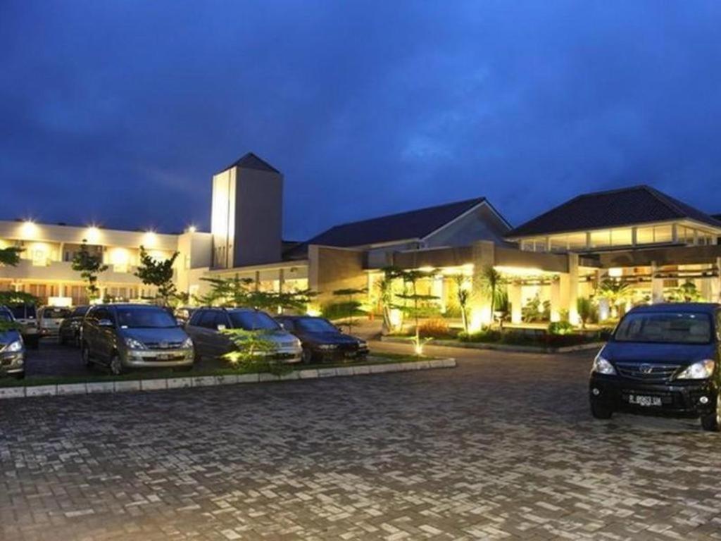 Green Valley Resort Пурвокерто Екстериор снимка